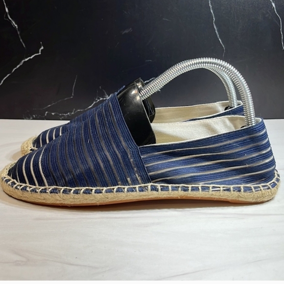 Navy & White Canvas Slip On Flat Shoes Size 8 - Picture 3 of 8